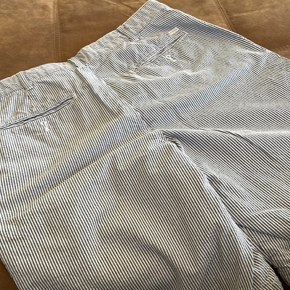 Izod seersucker shorts - Picture 2 of 4